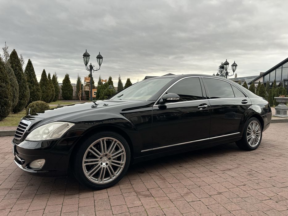 Mercedes S-class W221