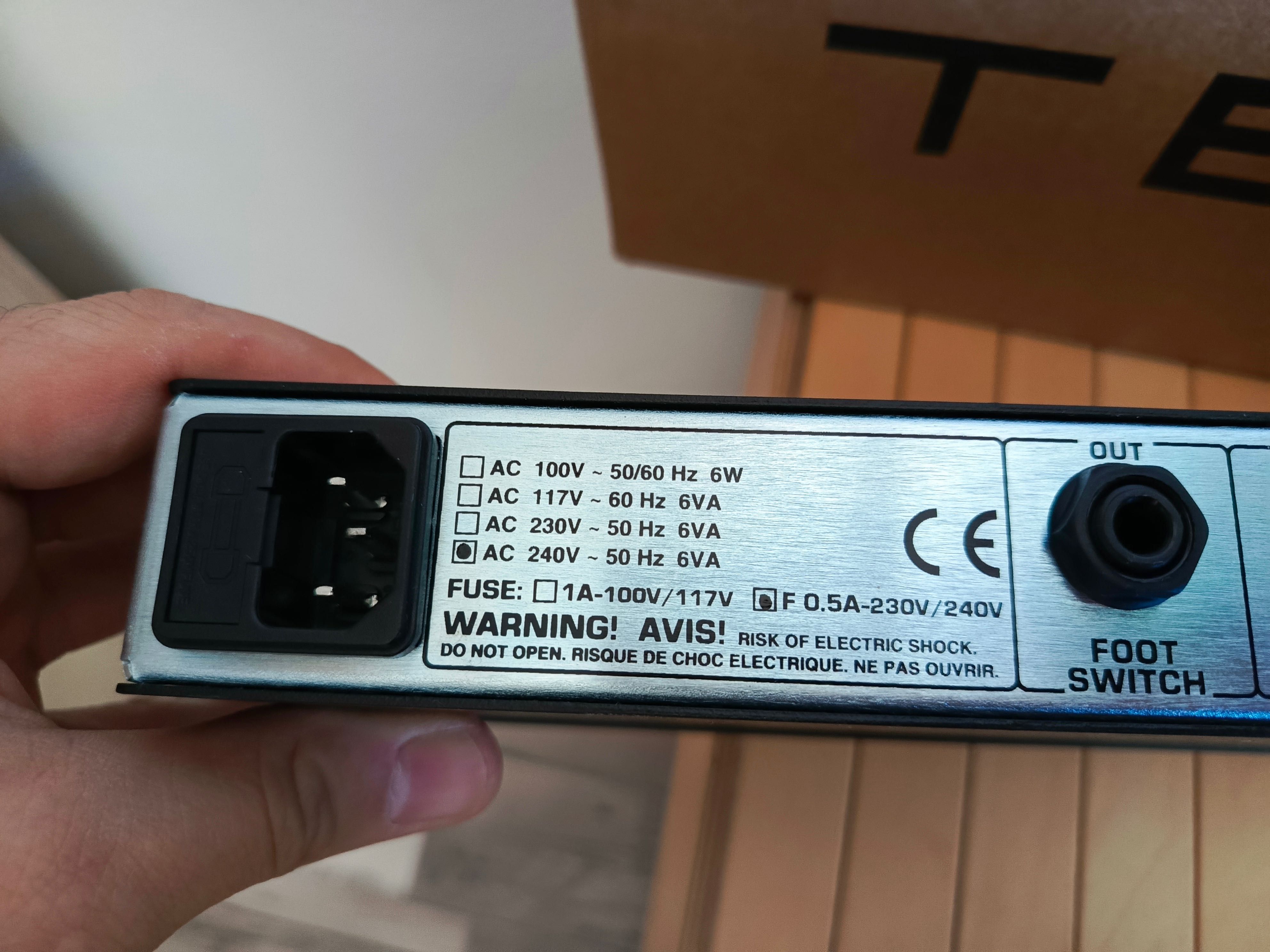 TECH 21 SanSamp RBI preamp do basu gitary basowej