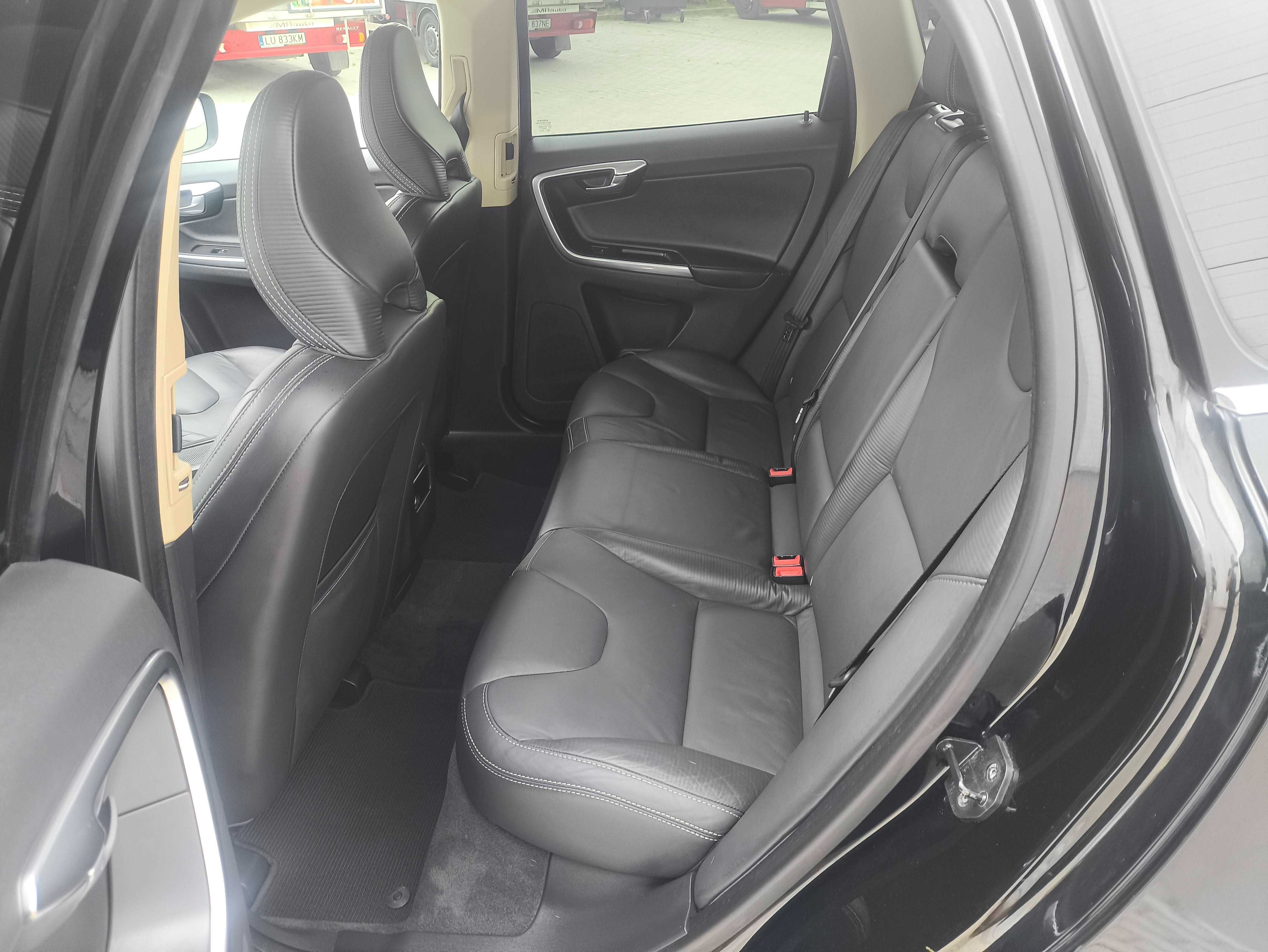 Volvo XC60 2.0D 163KM Automat**R-Design**Skóra**Xenon*Navi*2x kpl. kół