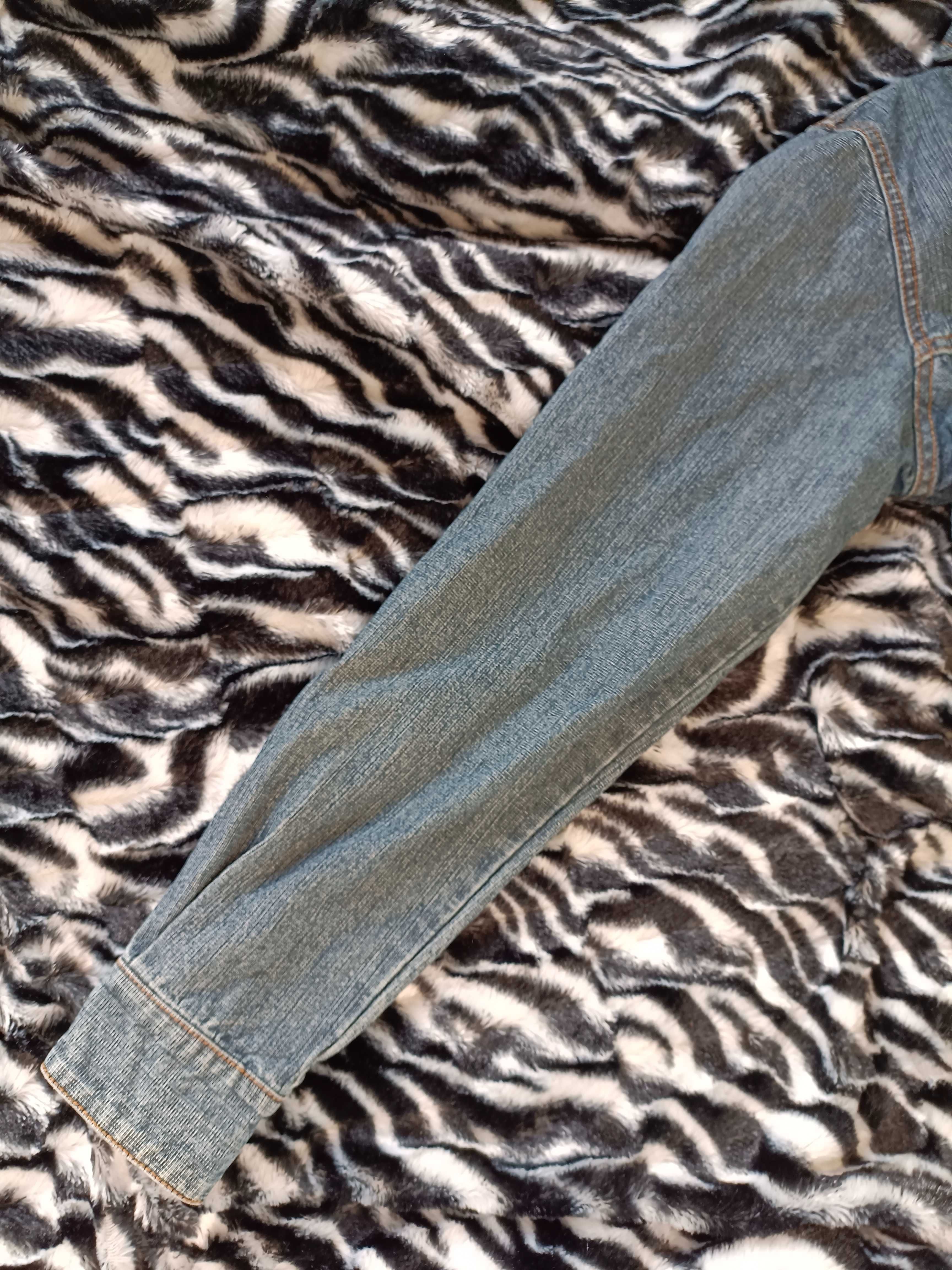 Krótka jeansowa kurtka r.S