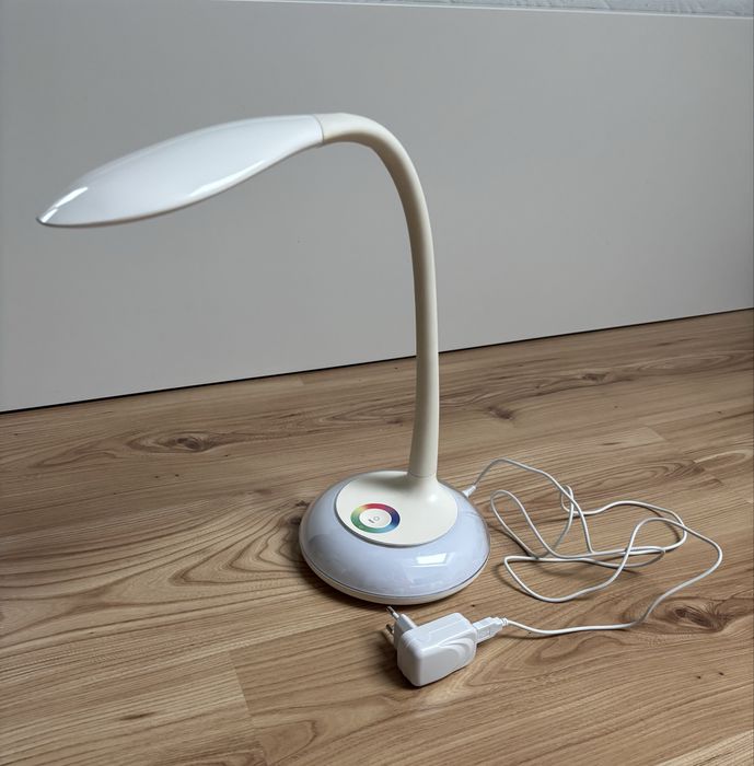 lampka ze swiecaca podstawka