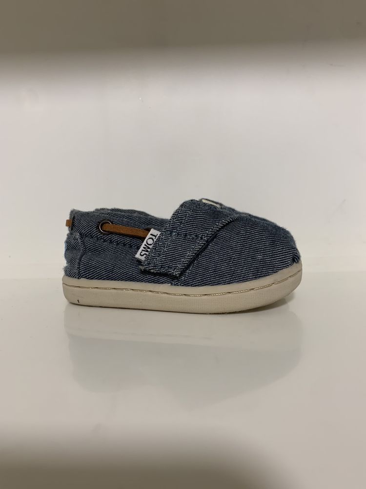 Sapatos TOMS tamanho 19,5