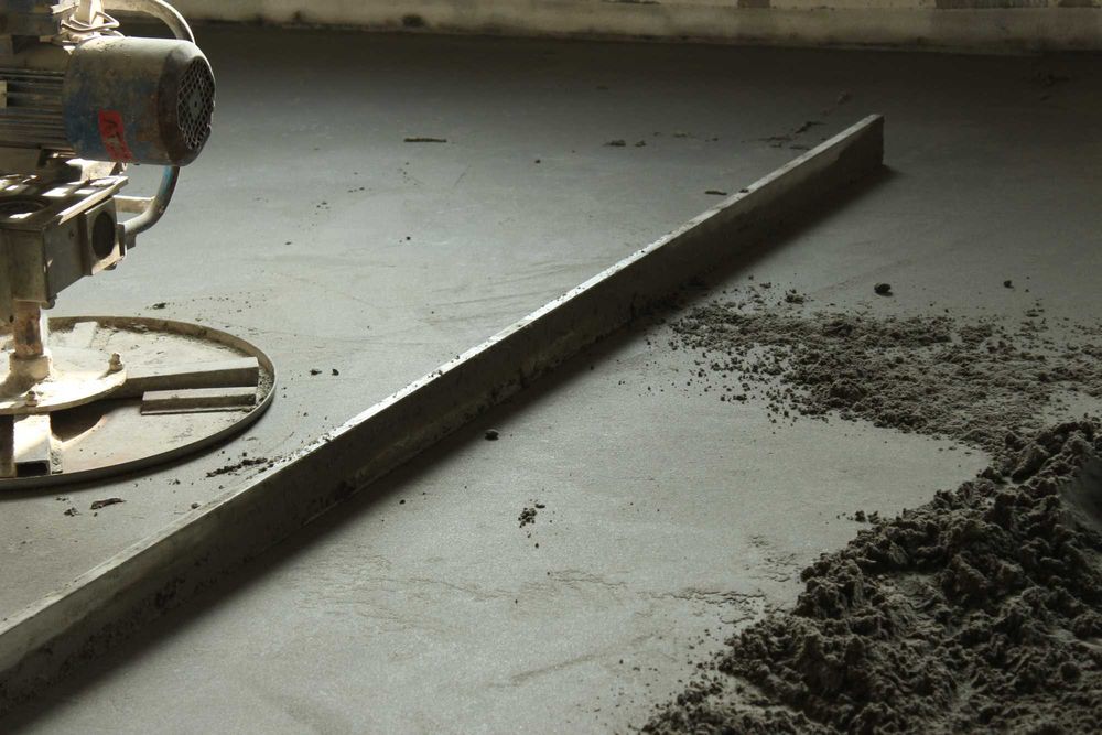 Стяжка пола полусухим методом, выравнивание пола, ровный пол