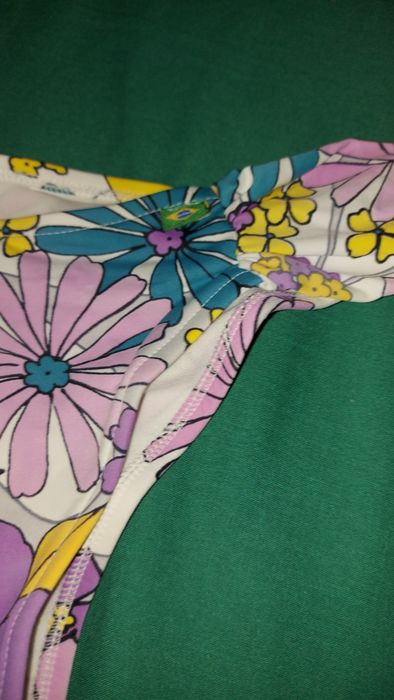 Biquíni estampado floral tamanho s