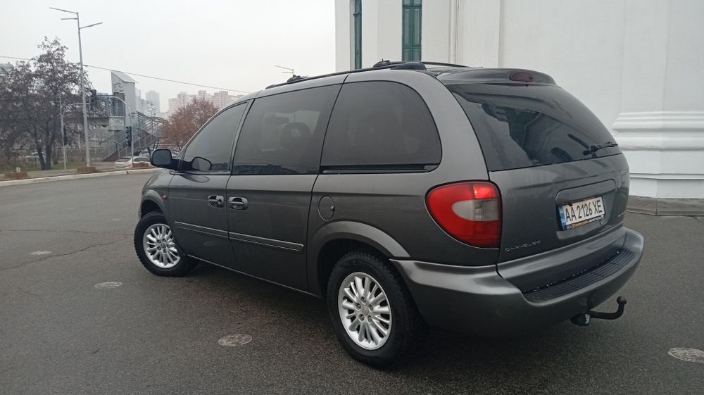 Продаю крайслер вояжер в хорошому стані.