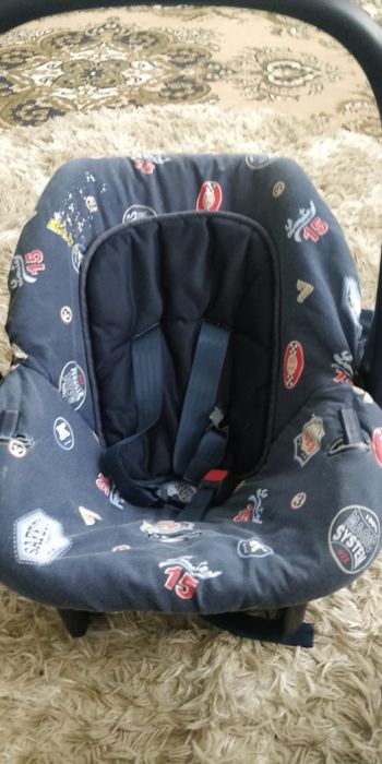 Автокрісло, переноска для дітей