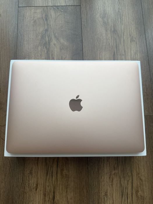 MacBook Air 13 Retina 2020 M1 | 8gb Ram | SSD 512gb gold