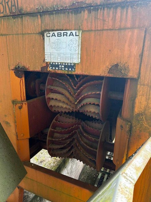 Máquinas para Serração (Descascadeira , Cahrriot , PT400 kva)