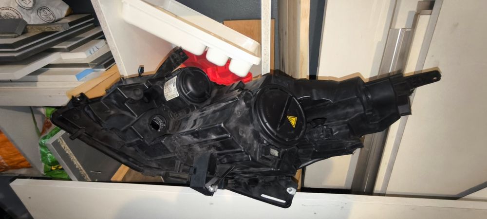 Farol bi xenon drt Zafira C original