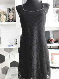 czarna koronkowa sukienka