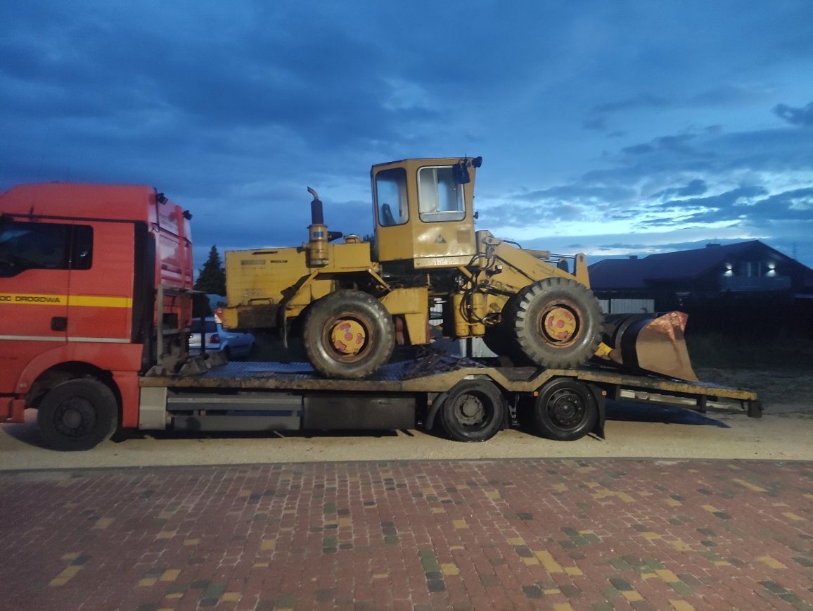 TRANSPORT, przewóz ciągników i maszyn budowlanych Częstochowa Laweta 1