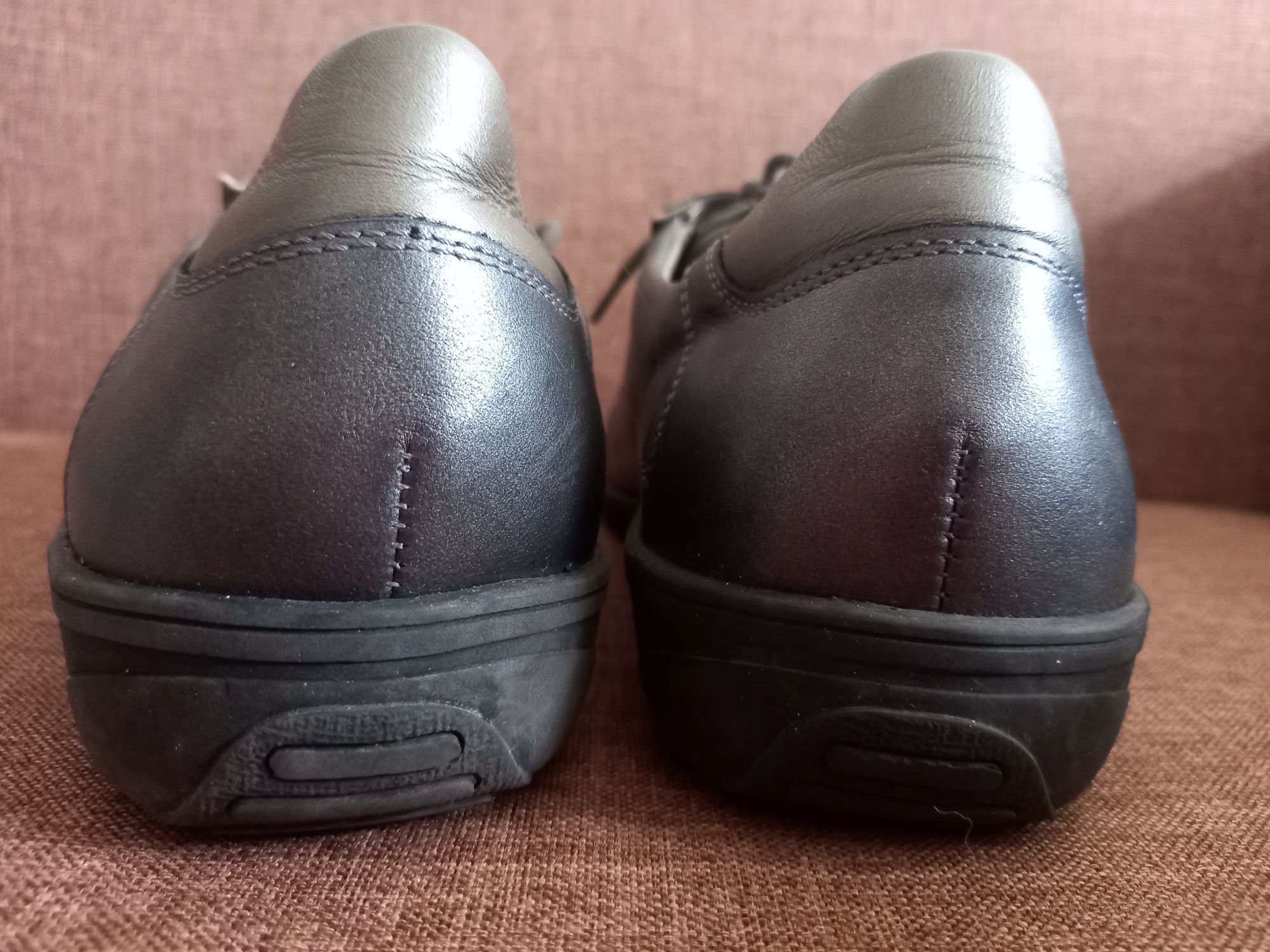 BAR шкіряні туфлі мокасини кросівки 42 р