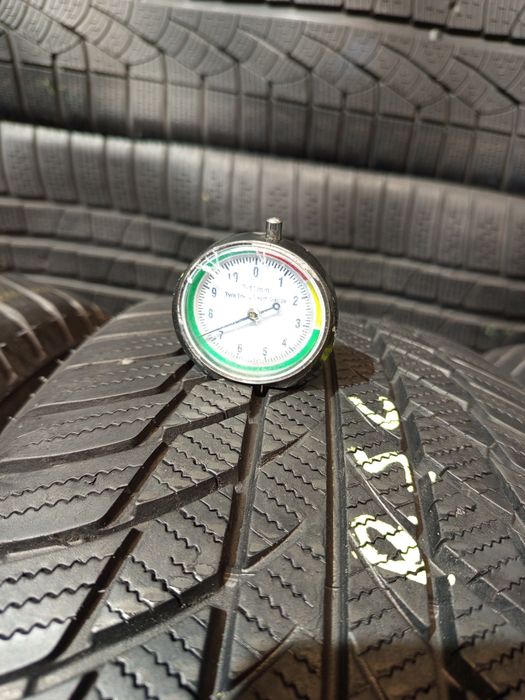 225/55R17 Bridgestone Blizzak LM001