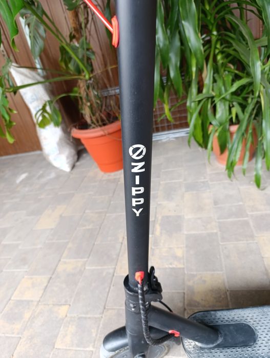 Електро самокат Zippy