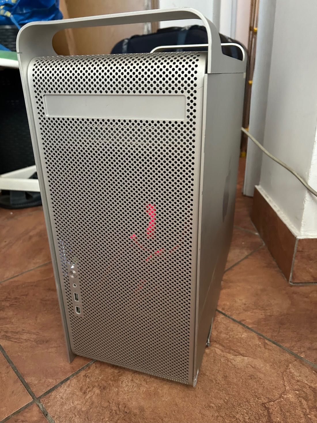 Komputer z systemem OSX + 2 Karty Avid ProTools HD Core I HD Accel