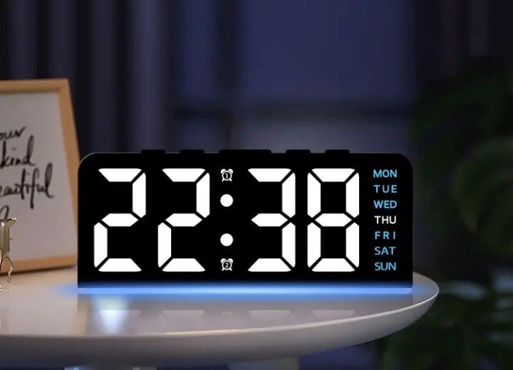 Nowoczesny zegar elektroniczny GH 8033