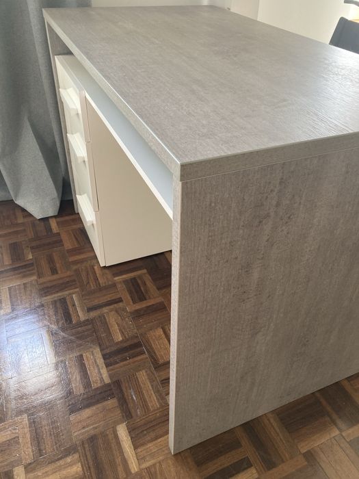 Secretária + Cadeira