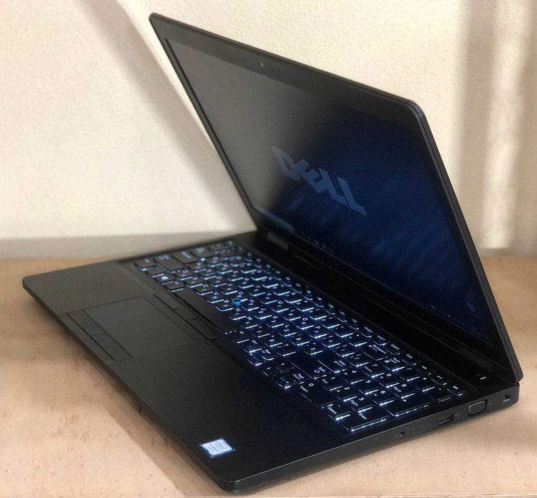 Ноутбук DELL Latitude 5580 15,6" HD | I5-6300U | 8GB DDR4 | 128GB SSD