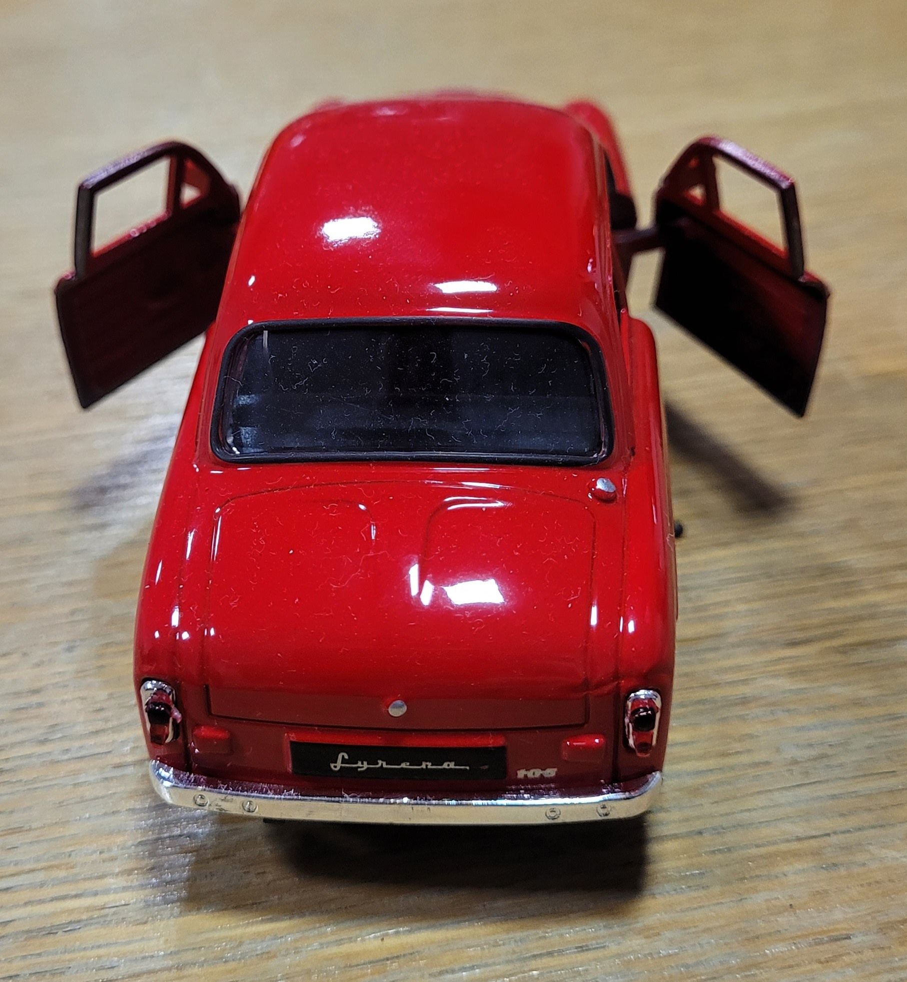 Model Syrena 105 około 12cm
