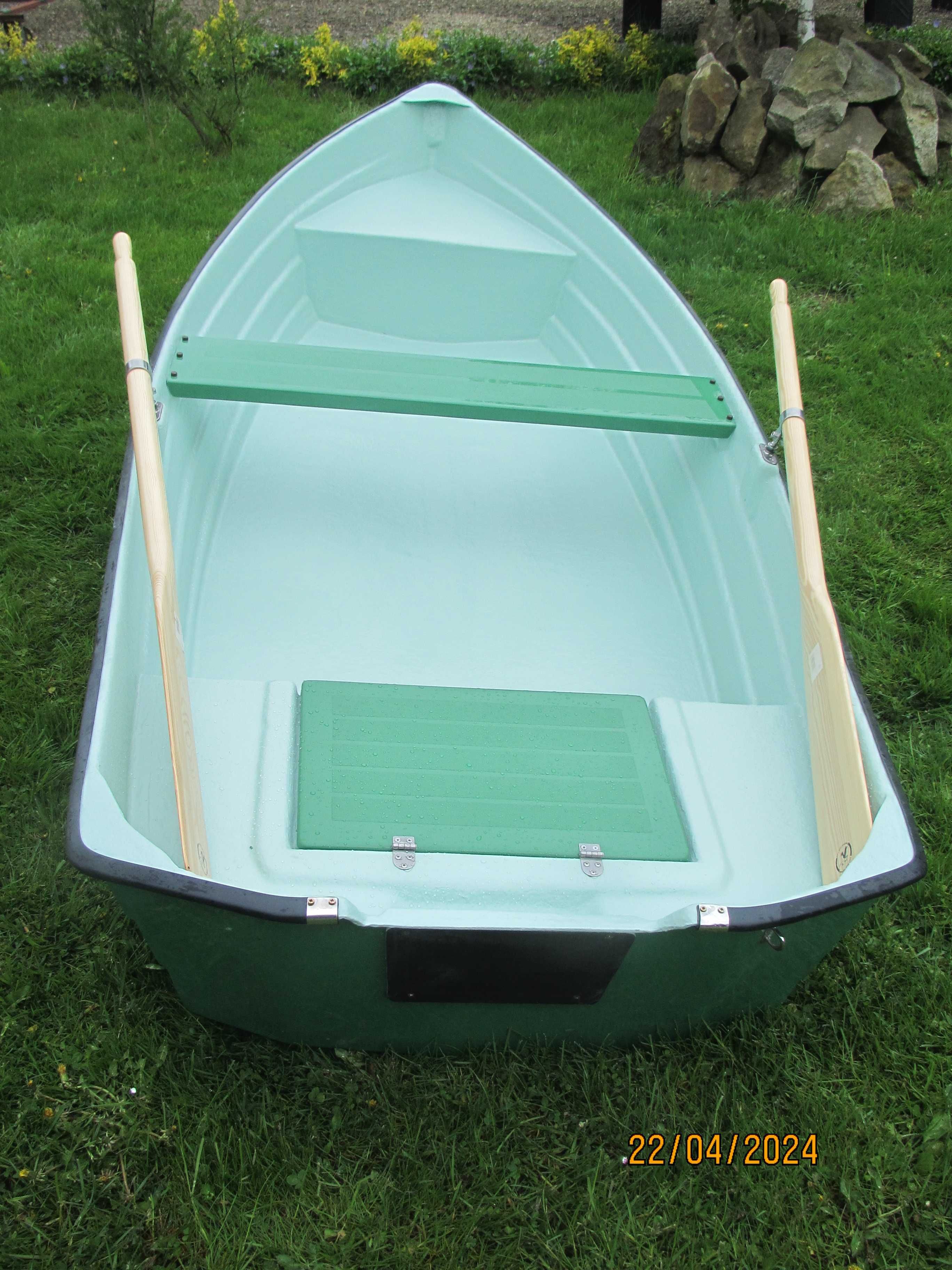 Łódka łódz wiosłowa rekreacyjna motorowa wiosła dulki