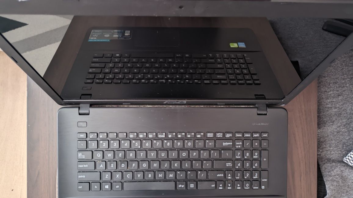 Laptop Asus K751L uszkodzony