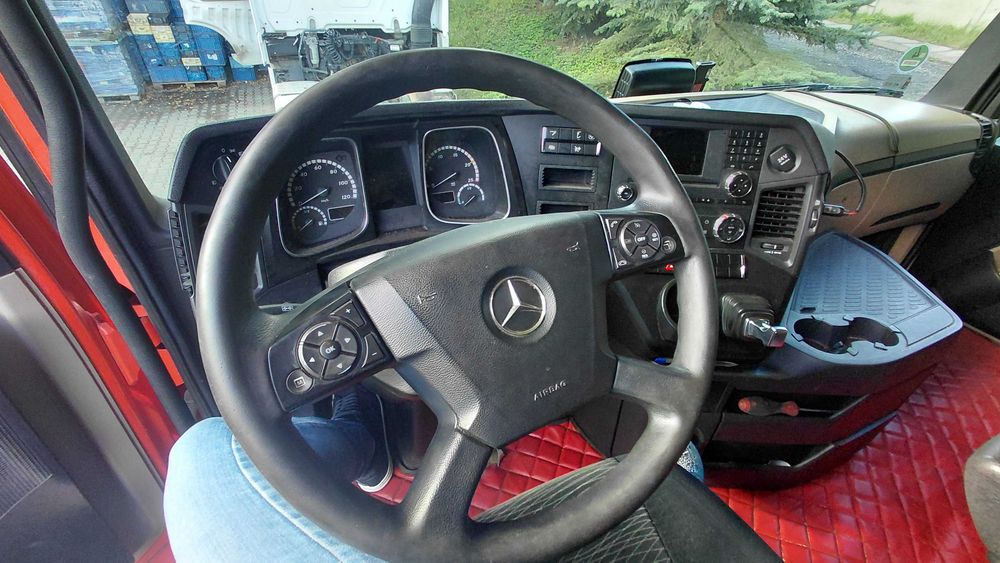 Mercedes Acrtos 1845 LS