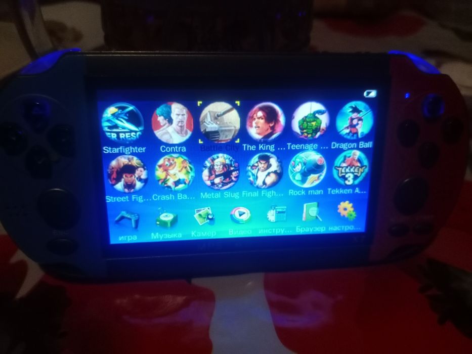 Портативная приставка на 10000 игр детства