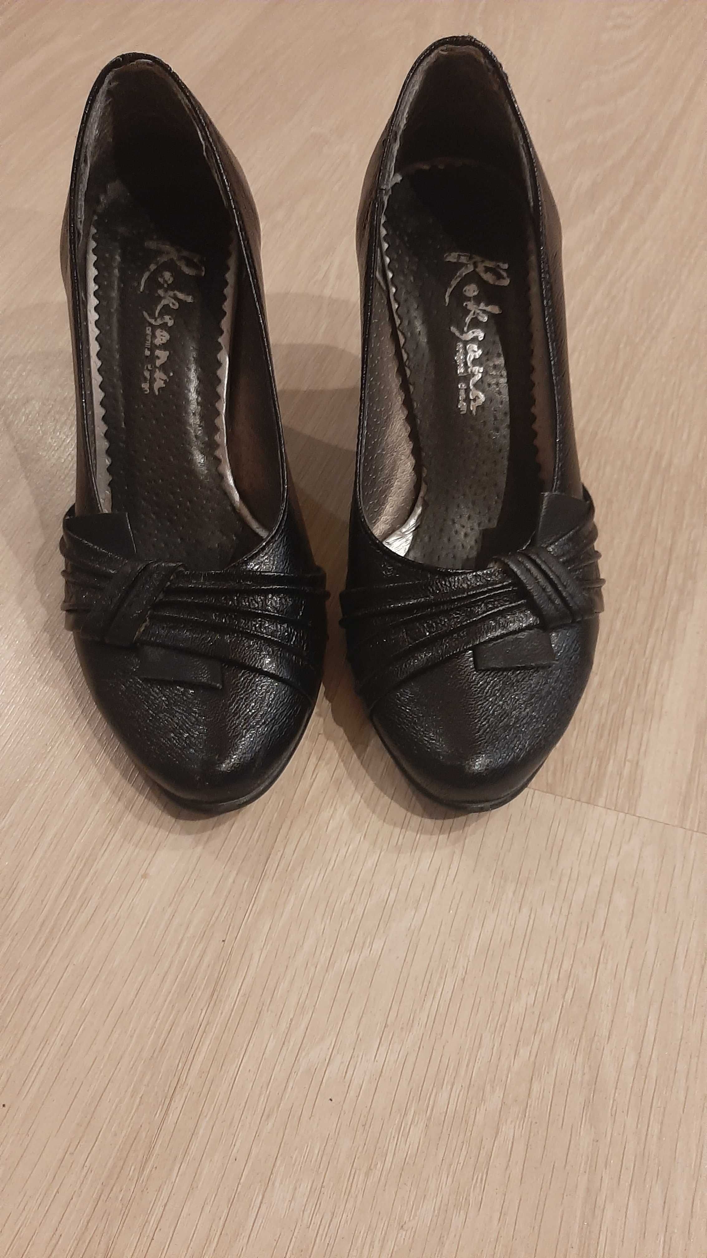 Czarne czółenka 33,5 dł. wkładki 22 cm