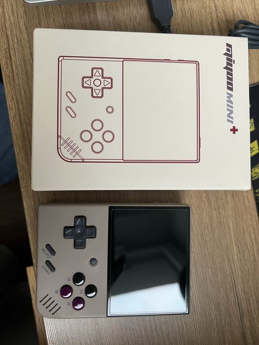 Konsola Miyoo Mini Plus + karta pamięci 64 GB