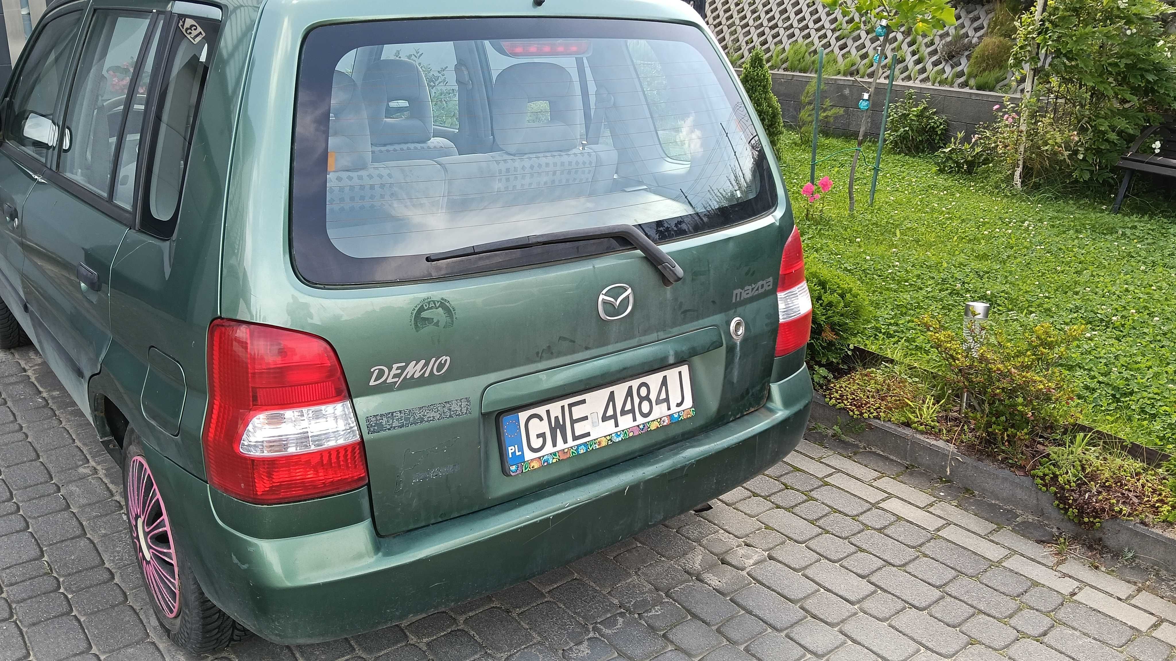 Demio 1,5 benzyna 2001r.