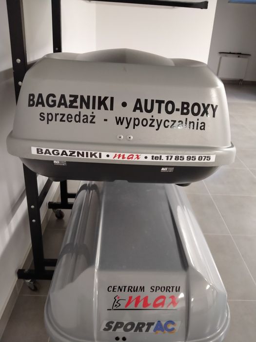 Znakomity stojak, regał.
