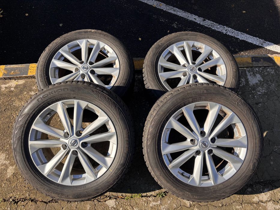 Felgi aluminiowe 17" z oponami zimowymi 215/60 R17 – Nissan Qashqai