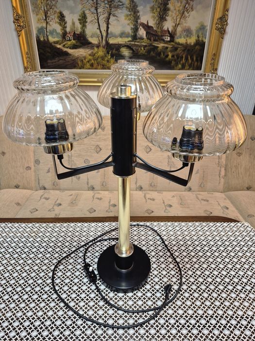 Stara lampa stołowa w stylu Retro