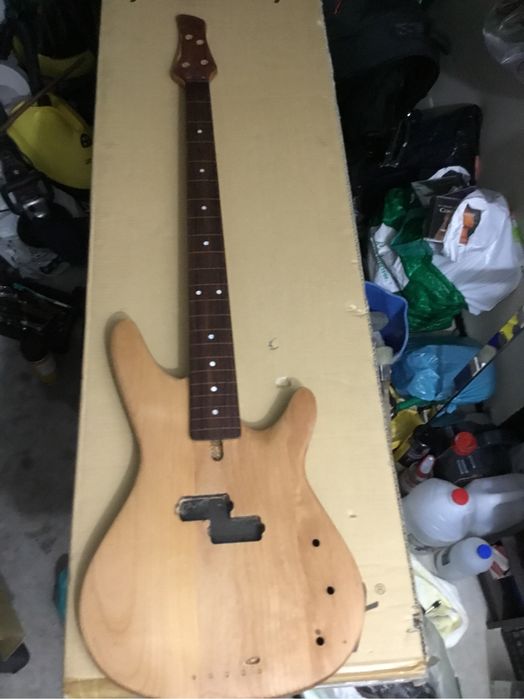 Baixo 4 cordas Yamaha Rbx250 2 korea por terminar