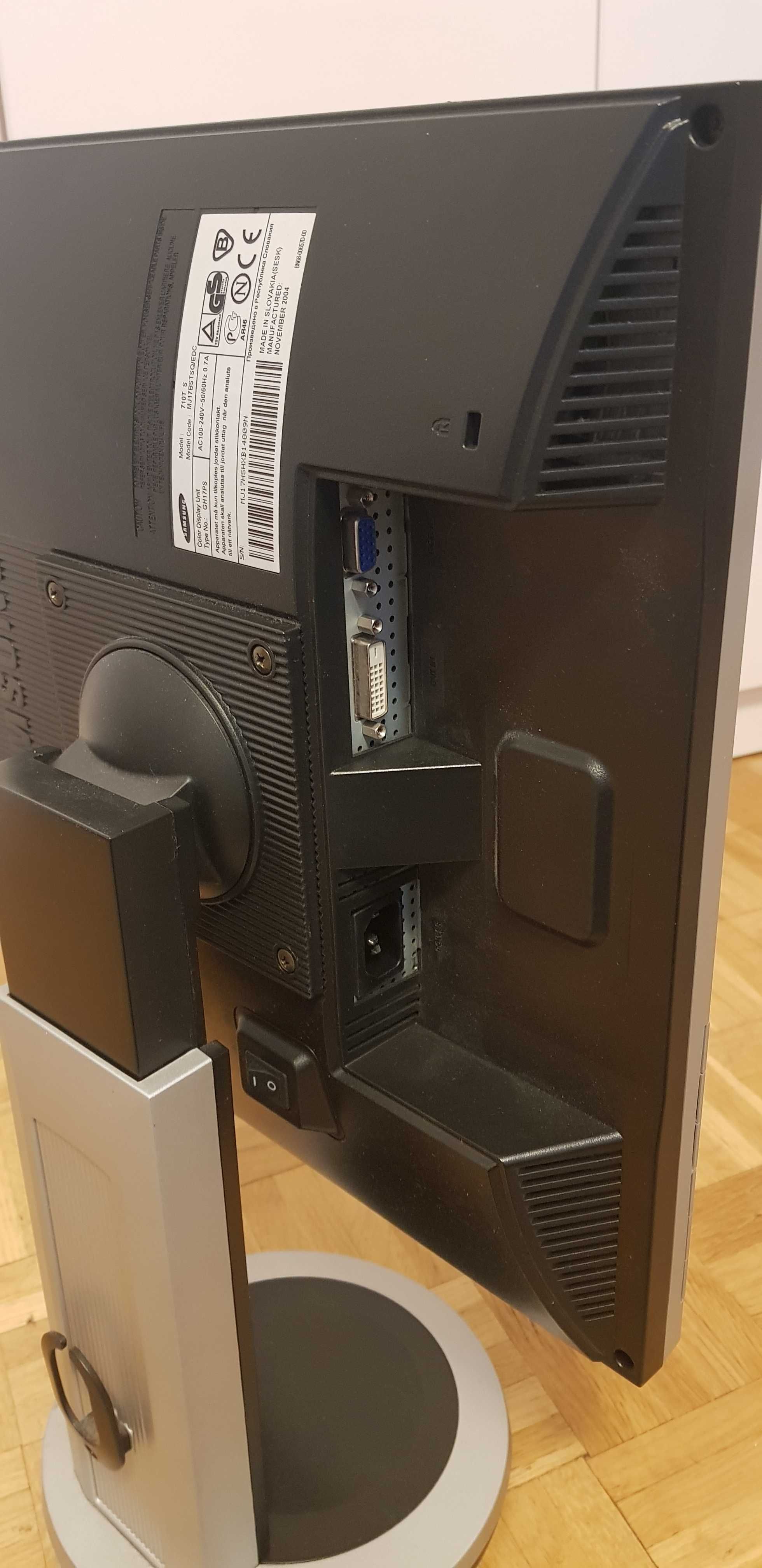 monitor Samsung SyncMaster SM 710T 17" PIVOT