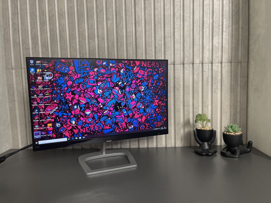 Безрамковий Монітор Philips 22 дюйми full hd