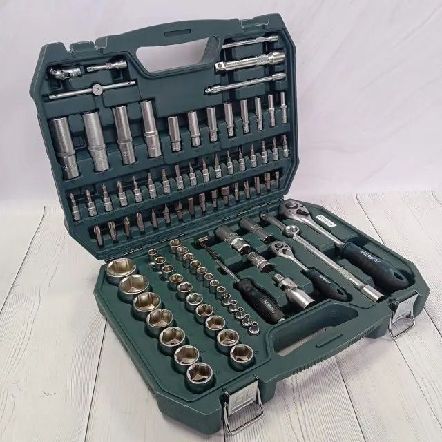 Набор инструментов Gut Meister 1/4" и 1/2" 94 предметов