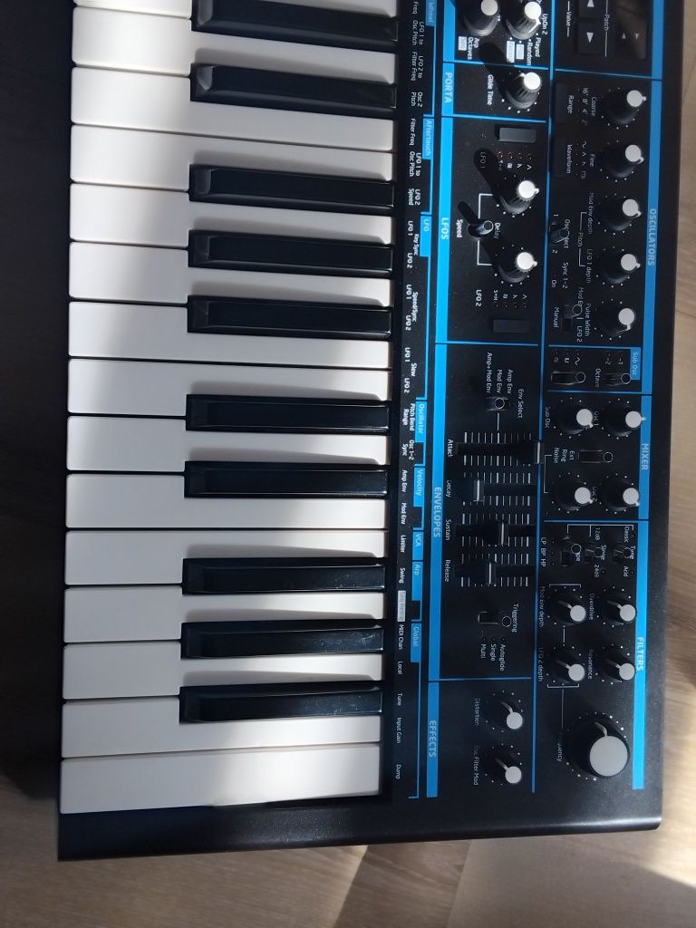 Syntezator Novation bass station 2