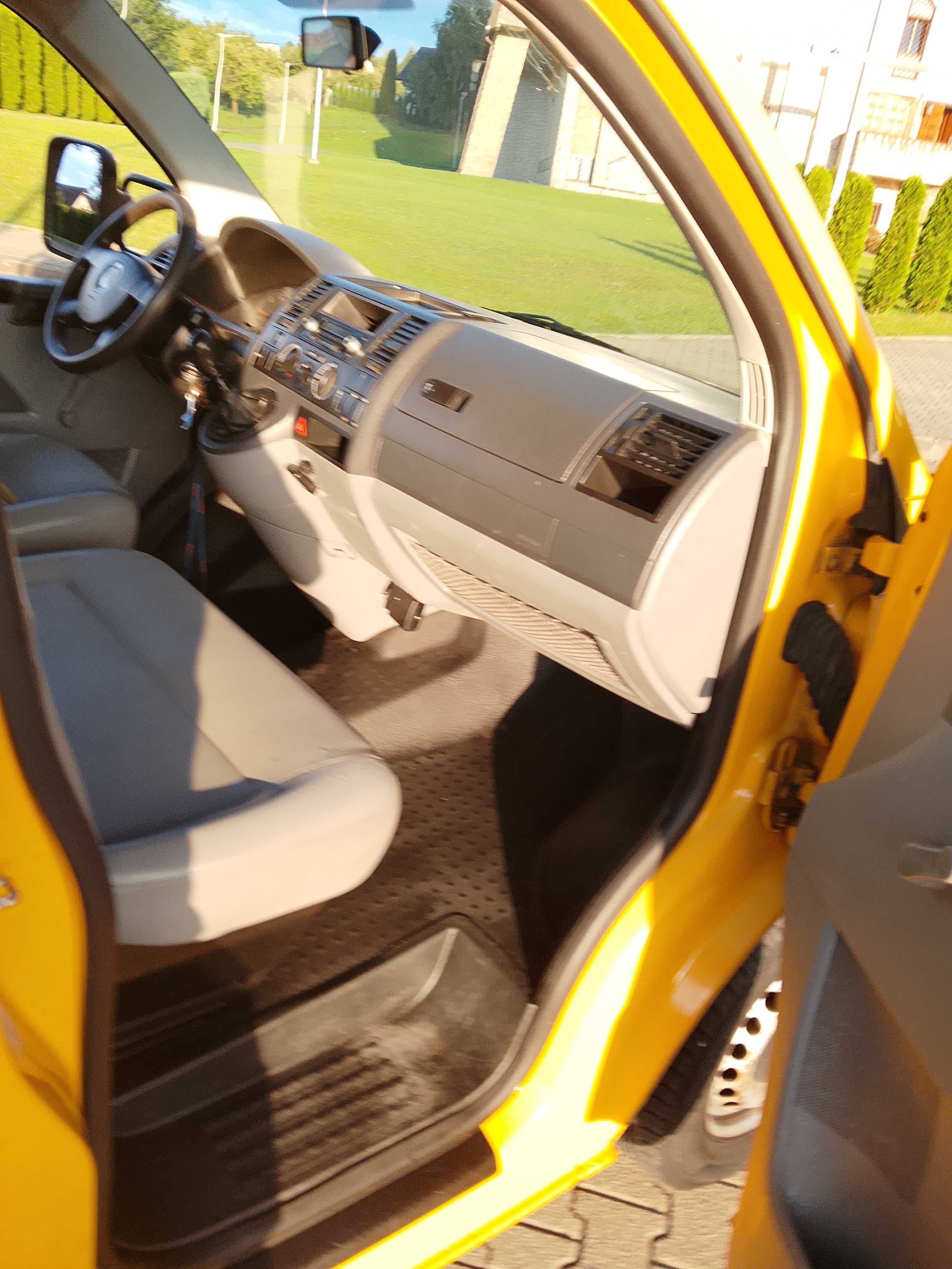 Sprzedam Volkswagen T5 doka