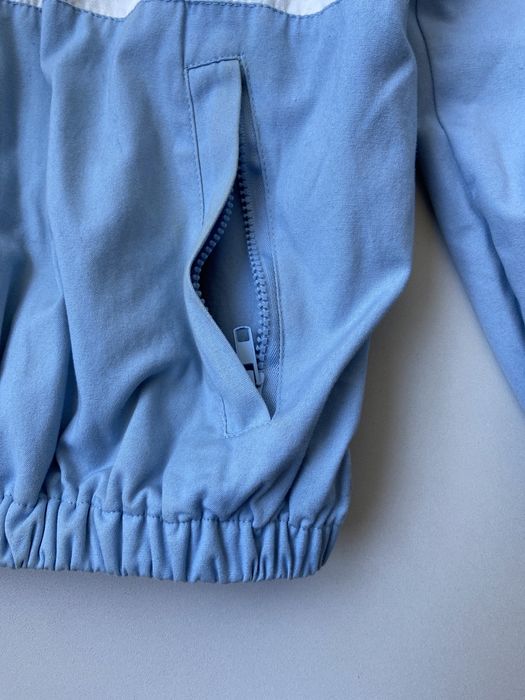 Blusão com corro e fecho da Brandy Melville