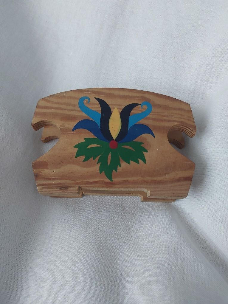 Drewniany serwetnik PRL ręcznie malowany