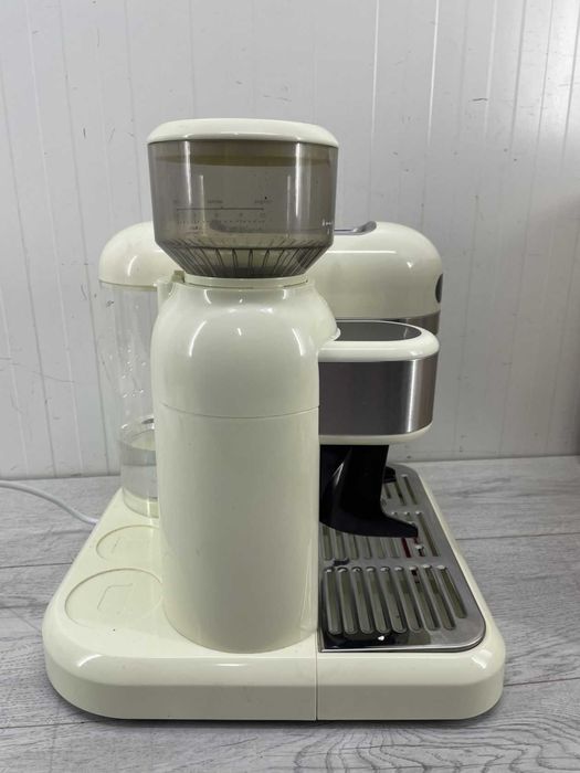 Еспресо-машина Bella Café з кавомолкою