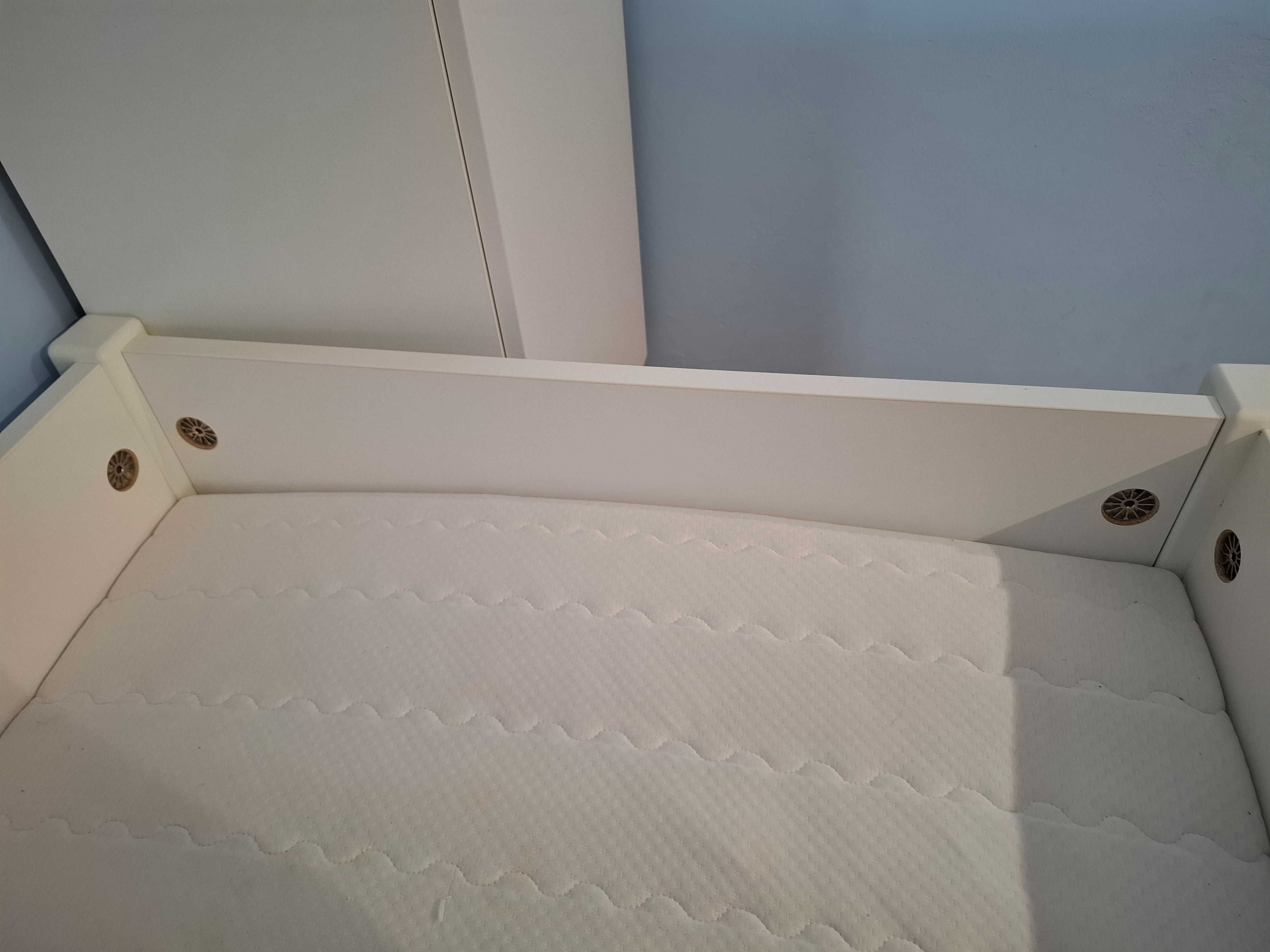 Sprzedam łozko młodzieżowe z materacem białe firmy Meblik 200/90 cm
