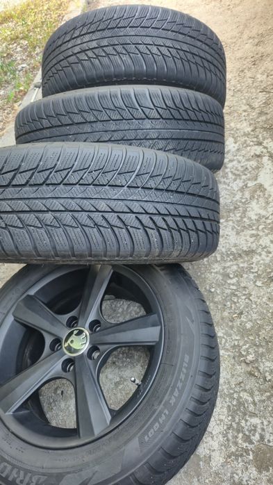 Продам зимову гуму 205/55/16