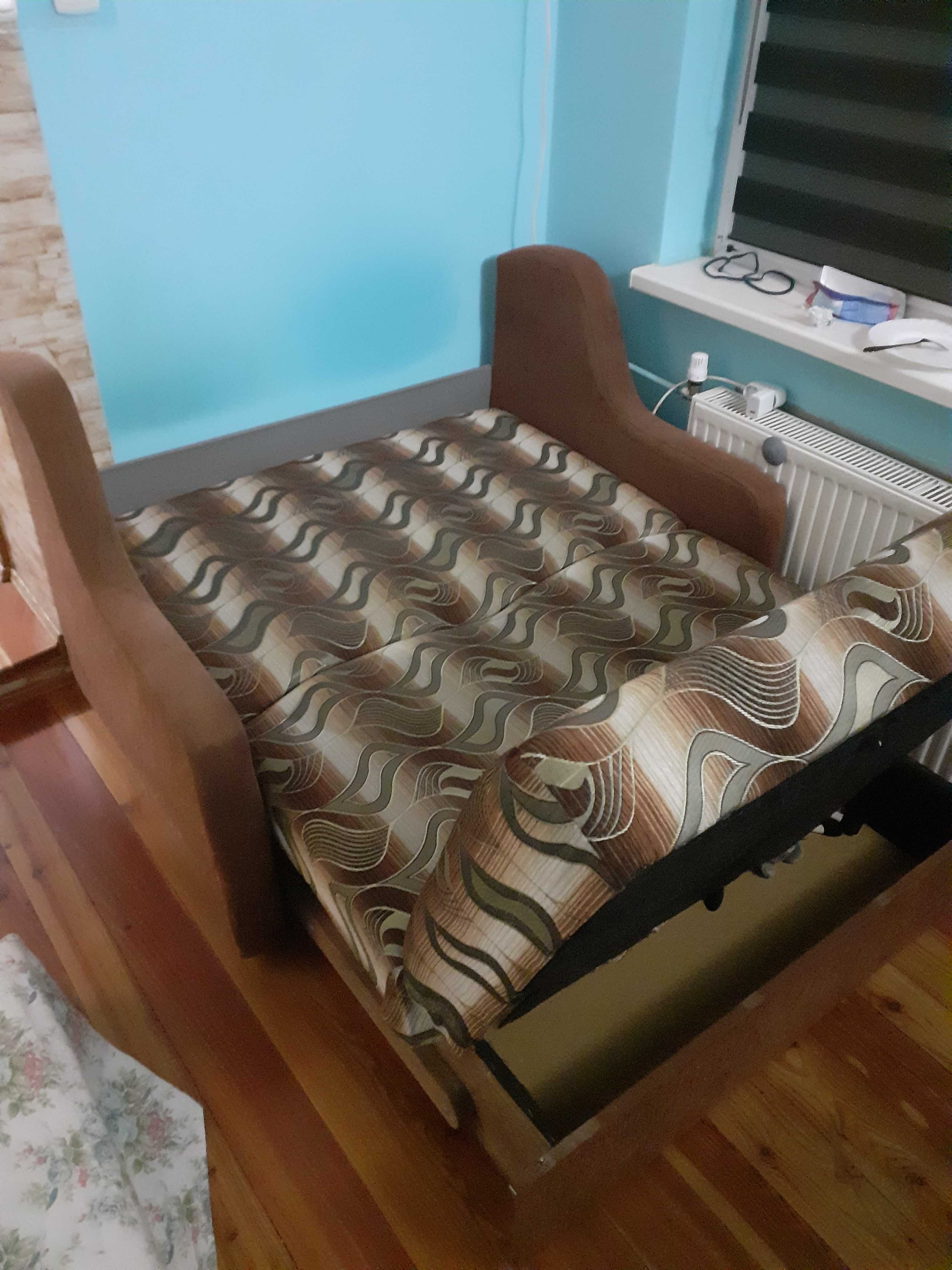 Sofa dwuosobowa rozkładana 2sztuki