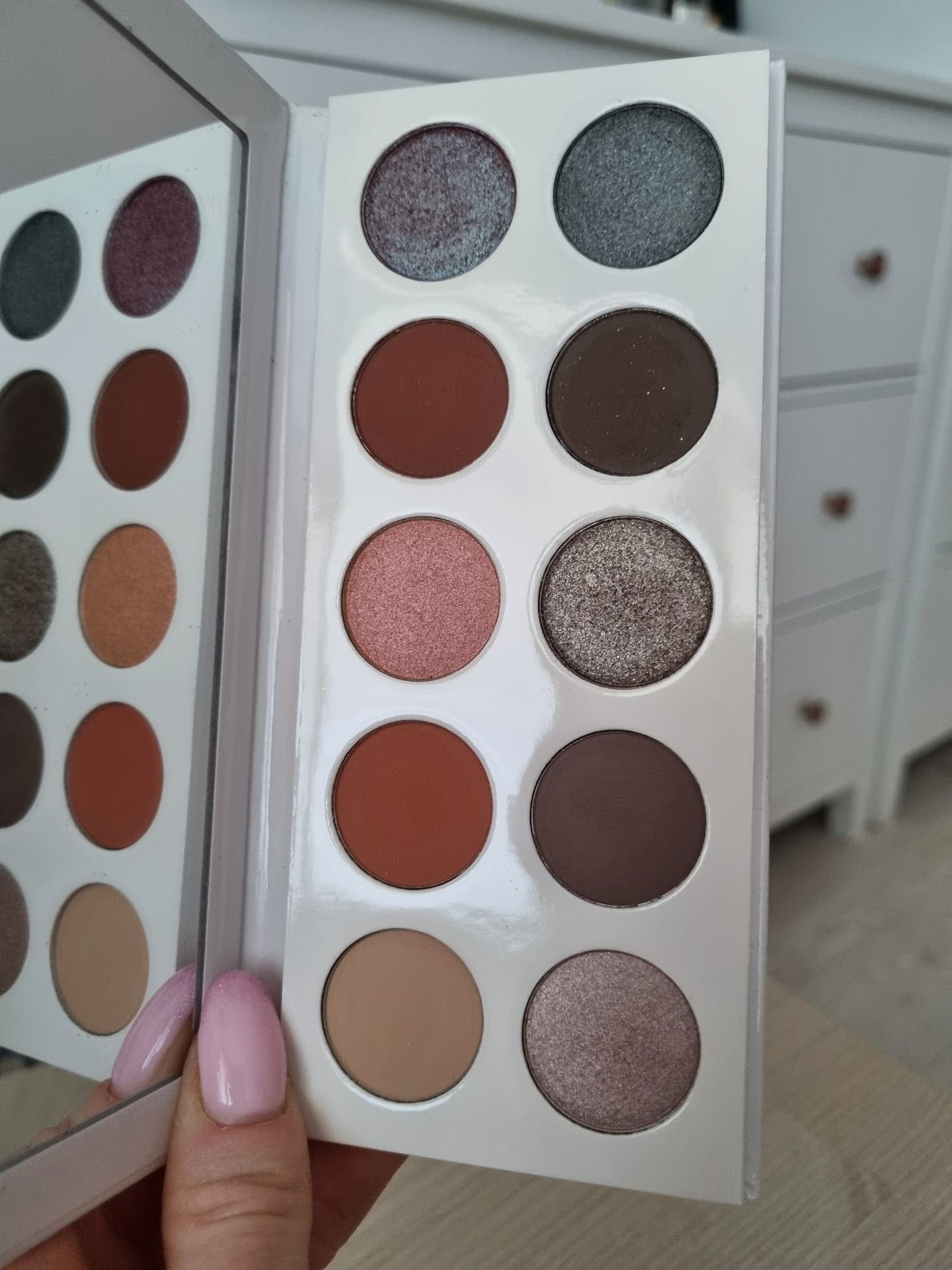 KKW Beauty, Crystallized Eyeshadow Palette, od Kim Kardashian