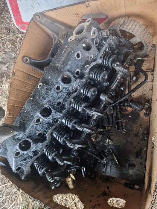 Продам ГБЦ Mitsubishi L200 2003рік