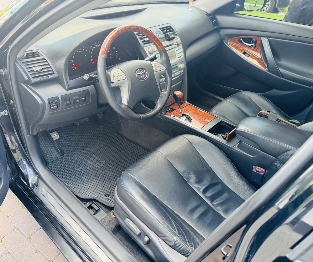 Продам Toyota Camry 2008 рік 3.5 газ/бензин в ідеальному стані!