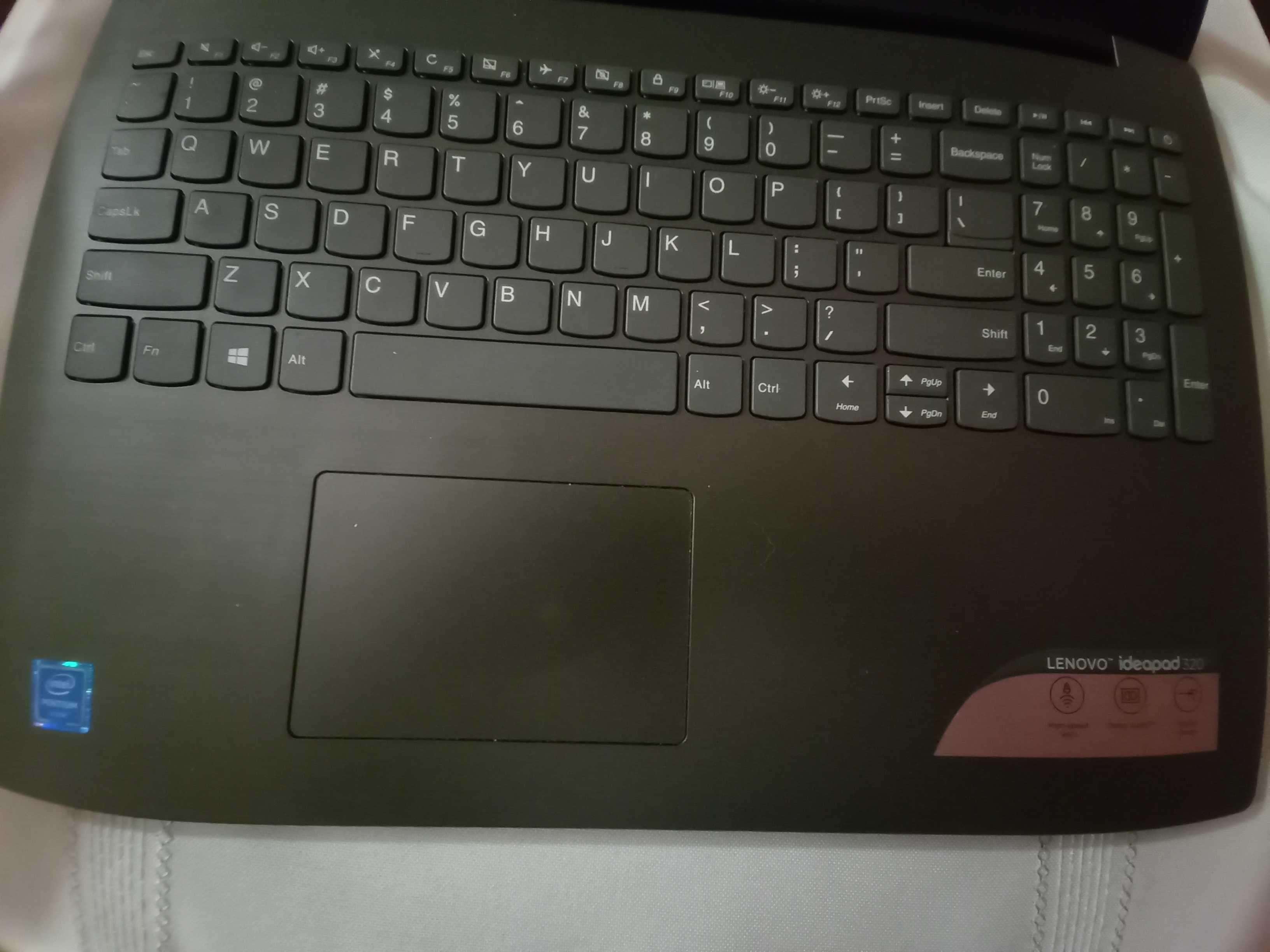 Laptop Lenovo Ideapad 320 Intel pentium