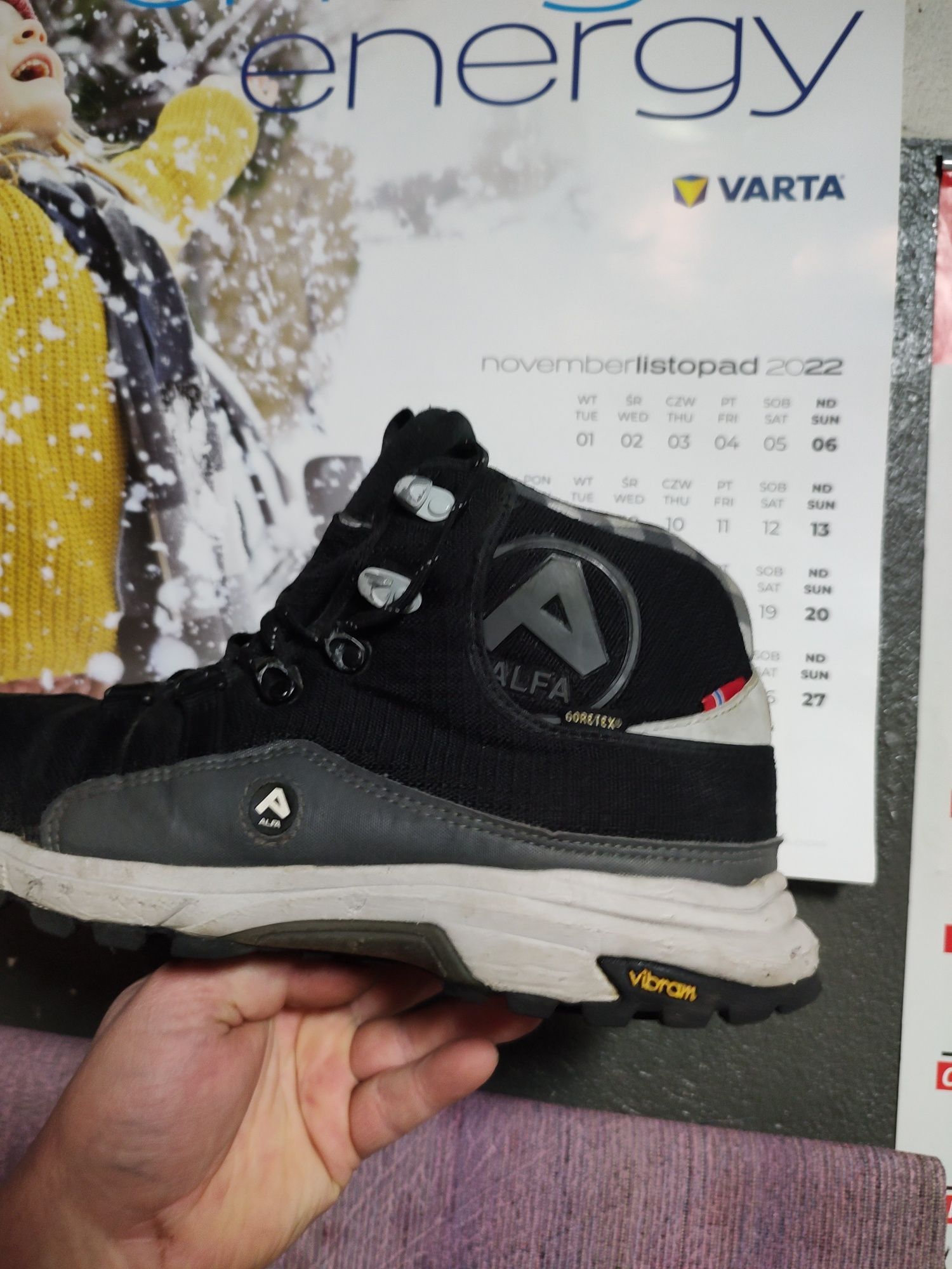 Buty trekkingowe Alfa na membranie Gore-Tex. Rozmiar 43 wkładka 27.5cm